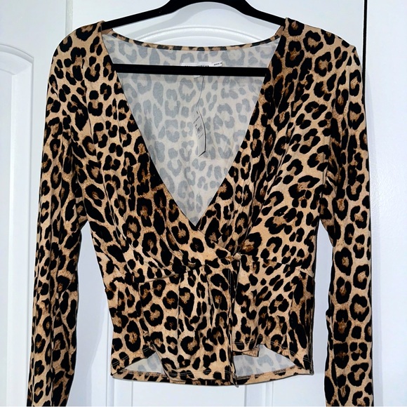 NWT Good Touch Wrap Leopard Top - 3 (L) - Picture 1 of 7